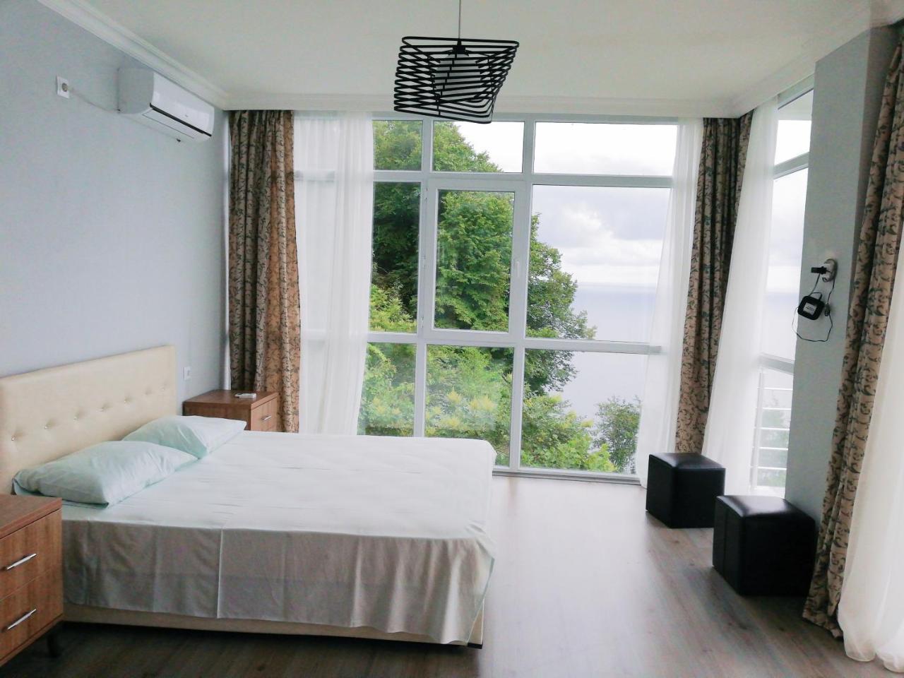 Albatross Kvariati Guest House Eksteriør billede